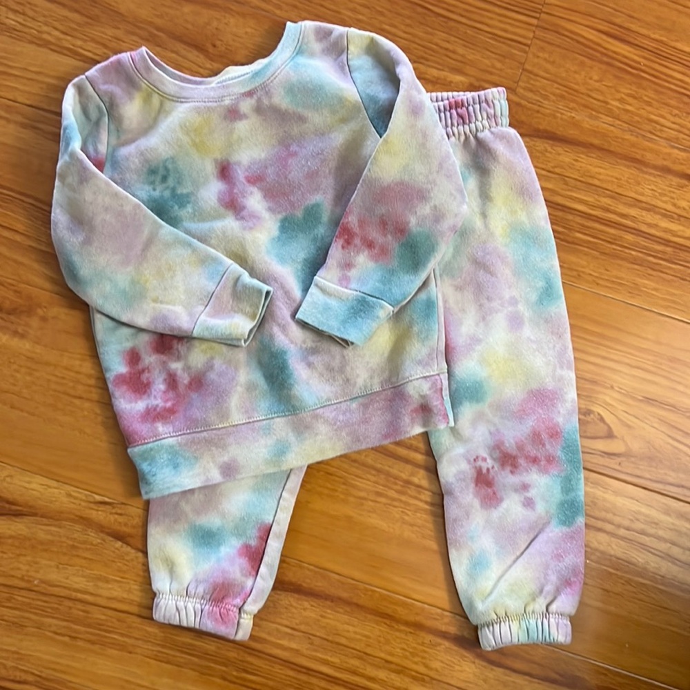 Multi colored sweatsuit size 2T